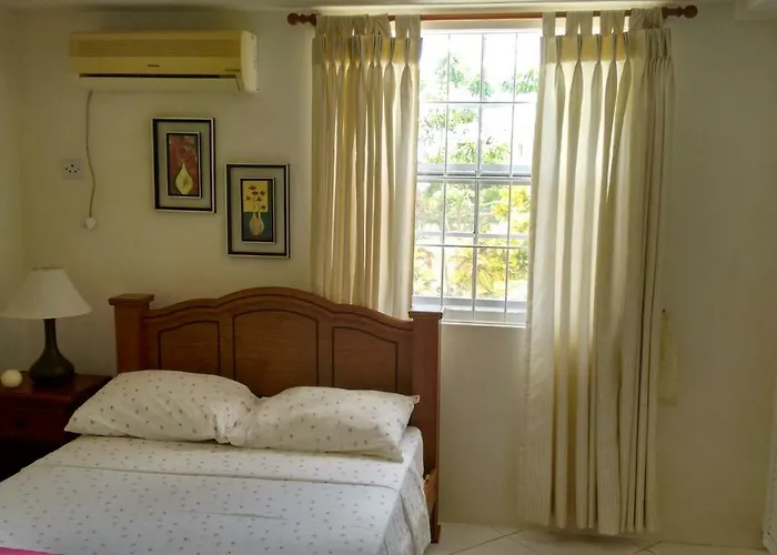 Annwin Apartment